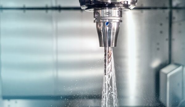 UNIQ Mill Chuck mit DirectCool in der Bearbeitung