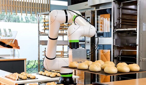 Bakisto: Ein Cobot CRX von Fanuc im Einsatz in Bäckerei