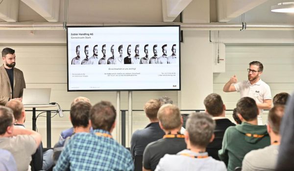 Arnaud Rollin (links), Machine Vision und IIoT Ingenieur bei Zubler Handling AG und Martin Buchmann, Manager Applikation bei B&R