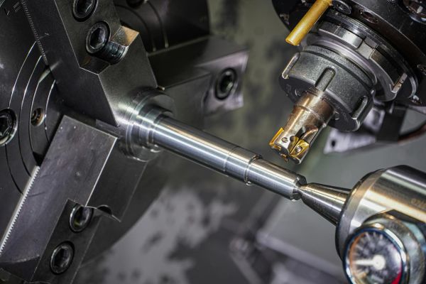 «Intelligente Zerspanung» für die fertigende Industrie - Bild: Zerspanung (Bild: Sven Daniel, unsplash)