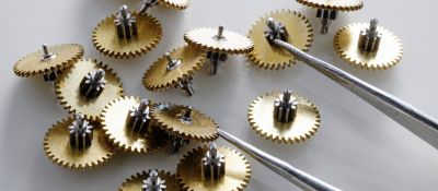Rolliermaschine von Straussak mit Steuerung und Servoantriebsystem von Siemens