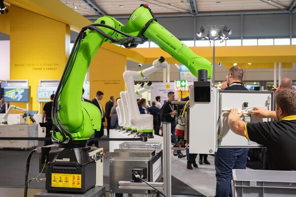 EMO-Austeller zeigen ihre Lösungen zur Automatisierung auf der EMO