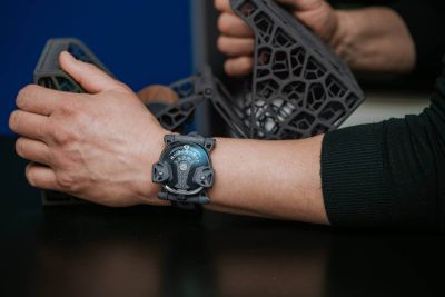 3D-gedruckte Armbanduhr von Sevenfriday in Zusammenarbeit mit HP