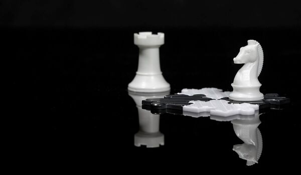 Keramische Bauteile: Schachfiguren aus dem 3D-Drucker