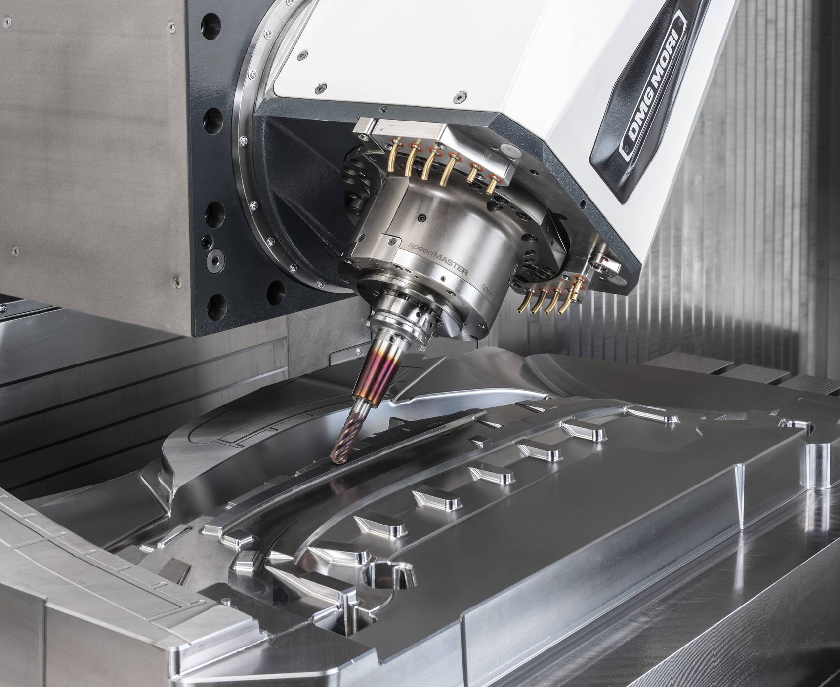 Präzisionsbearbeitung auf der DMF 200/8 von DMG Mori Präzisionsbearbeitung der DMF 200/8 von DMG Mori eines Gesenks für den Werkzeug- und Formenbau.