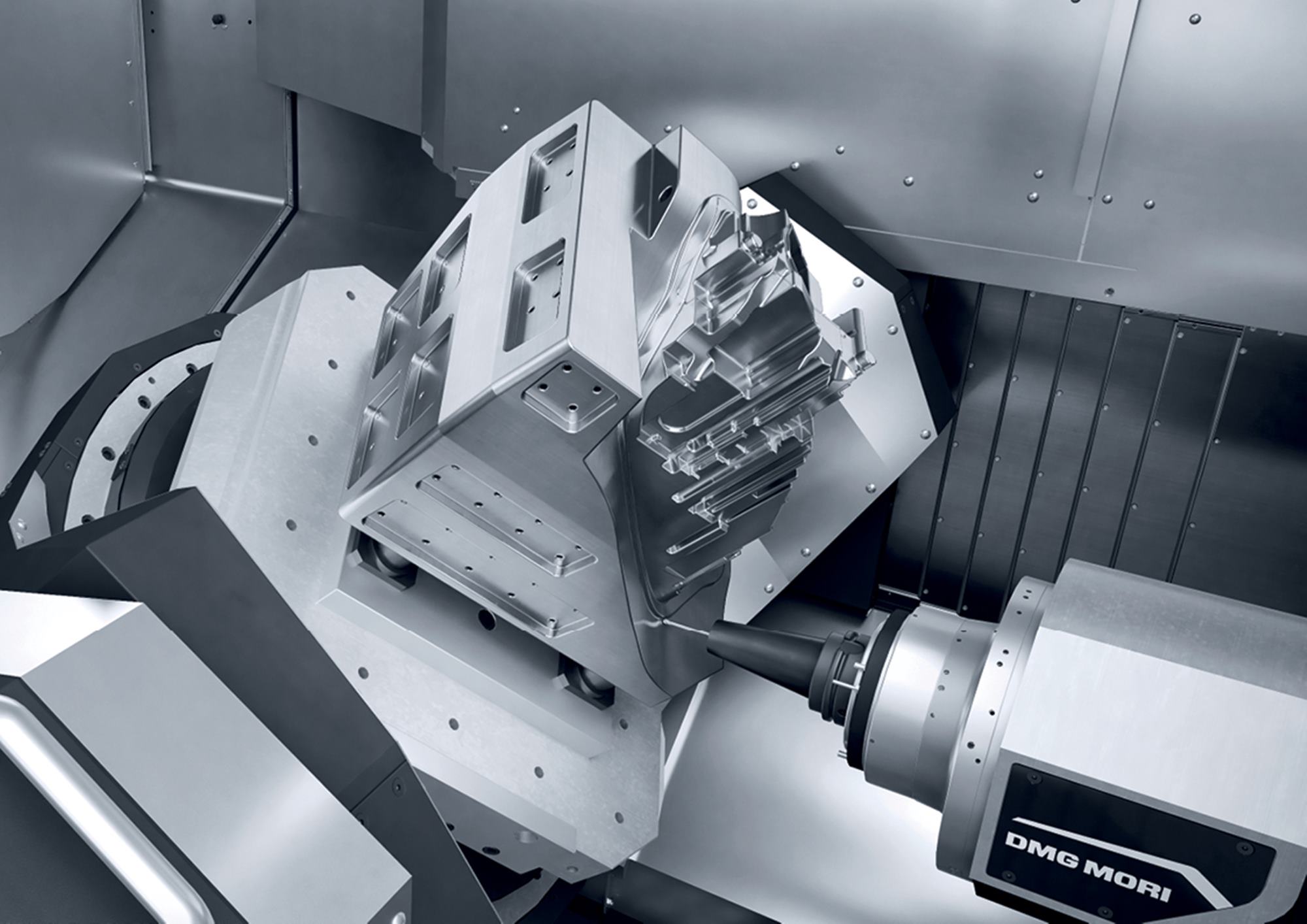 DMG Mori Haussausstellung 2024: Schwenk-Rundtisch mit +45° / -195°-Schwenkbereich DMG Mori Haussausstellung 2024: Schwenk-Rundtisch mit +45° / -195°-Schwenkbereich