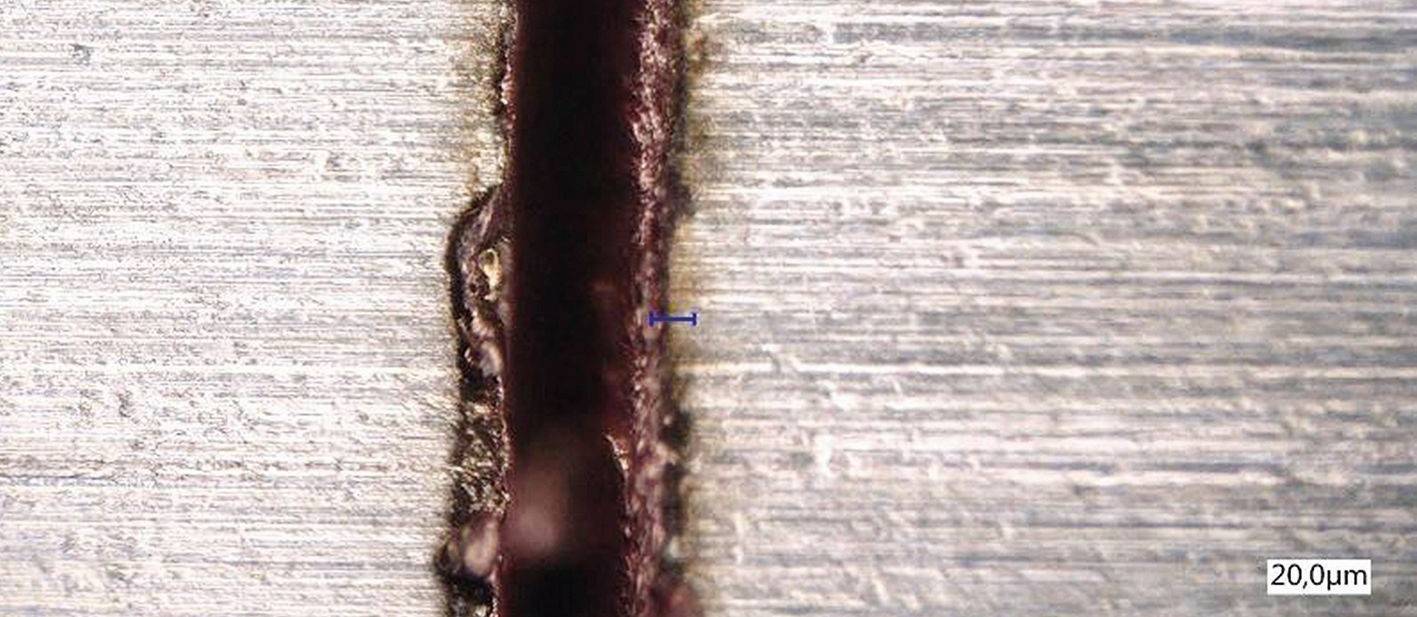 Hochpräzises hybrides Fertigungsverfahren zum Laserschneiden dünnwandiger Metallbänder: Schnittfuge Schnittfuge Laserschneiden