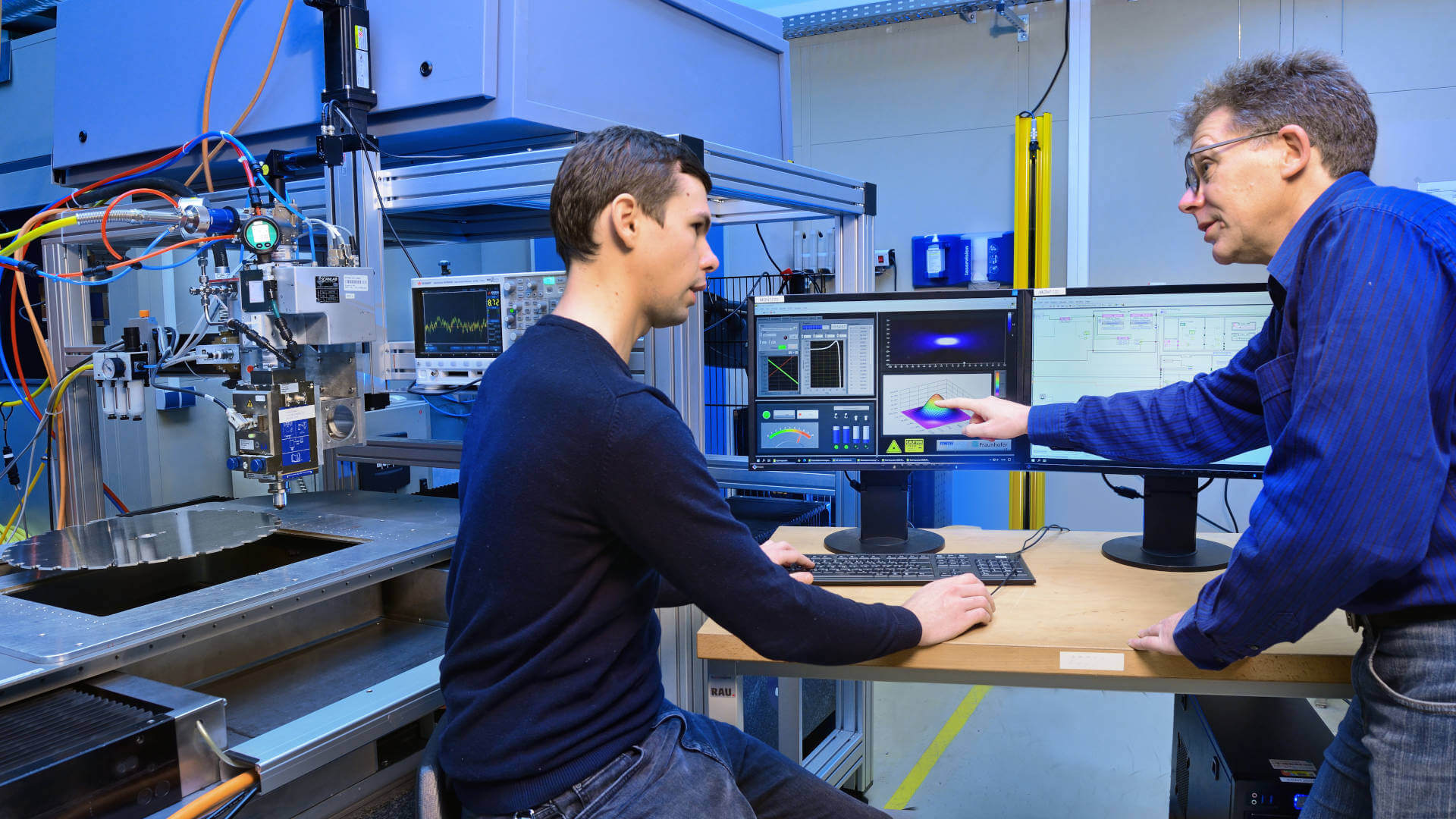 KI auf der Schulbank: Mit Methoden des Maschinellen Lernens verschaffen die Experten des Fraunhofer ILT den Lasermaschinen künstliche Intelligenz. KI auf der Schulbank: Mit Methoden des Maschinellen Lernens verschaffen die Experten des Fraunhofer ILT den Lasermaschinen künstliche Intelligenz.