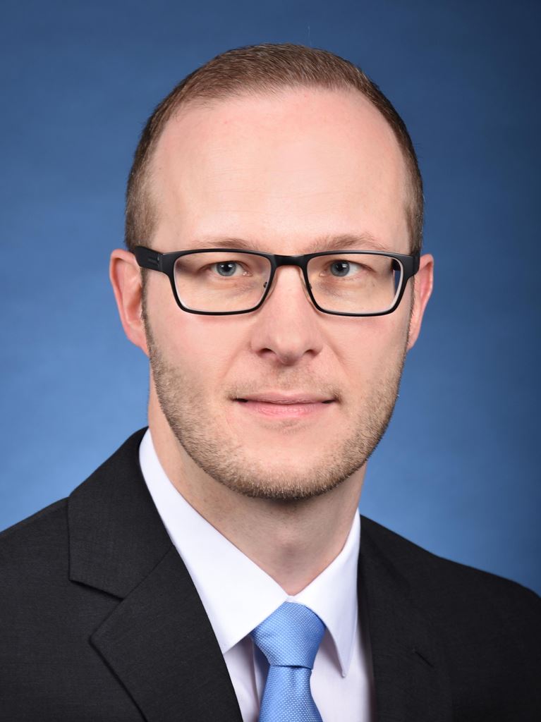Dr Matthias Baur GROB-WERKE Dr Matthias Baur GROB-WERKE