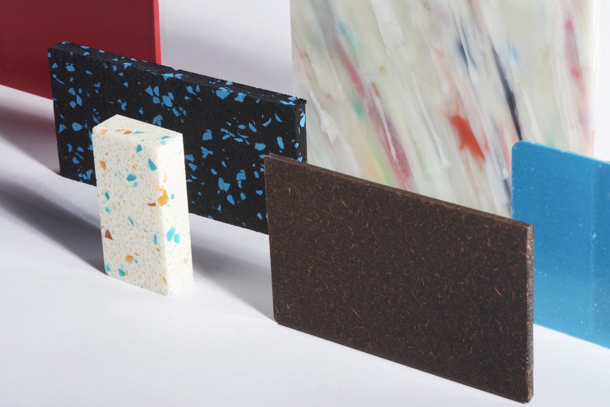 den Wert der Nachhaltigkeit durch Farbe, Materialien und Kunststoffveredelung vermitteln den Wert der Nachhaltigkeit durch Farbe, Materialien und Kunststoffveredelung vermitteln