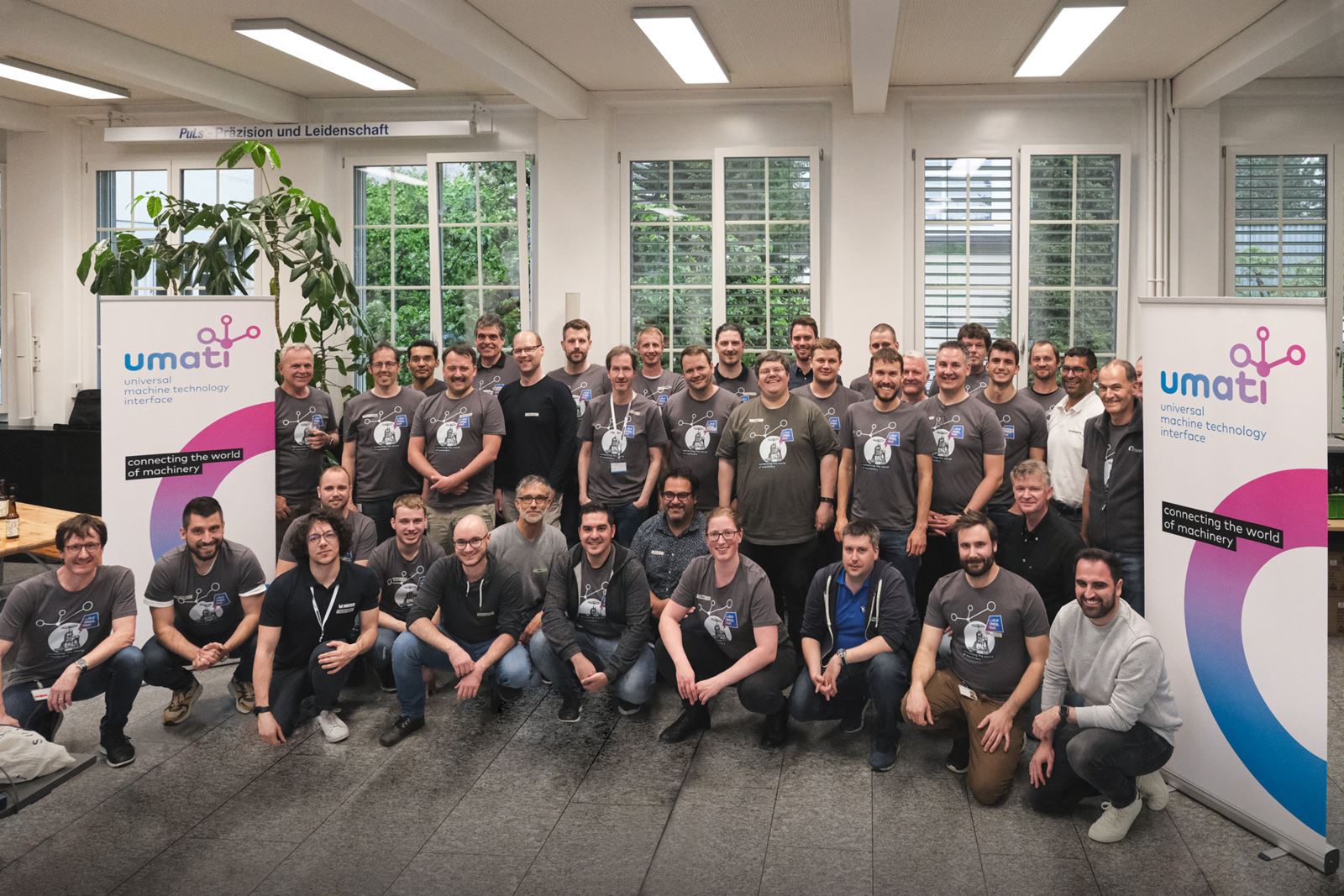 Insgesamt 17 Unternehmen nahmen mit 30 Digitalisierungsexpertinnen und -experten an der Netzwerkveranstaltung in Steffisburg, Schweiz, teil. (Bild: Thomas Kunz / United Grinding) Insgesamt 17 Unternehmen nahmen mit 30 Digitalisierungsexpertinnen und -experten an der Netzwerkveranstaltung in Steffisburg, Schweiz, teil. (Bild: Thomas Kunz / United Grinding)