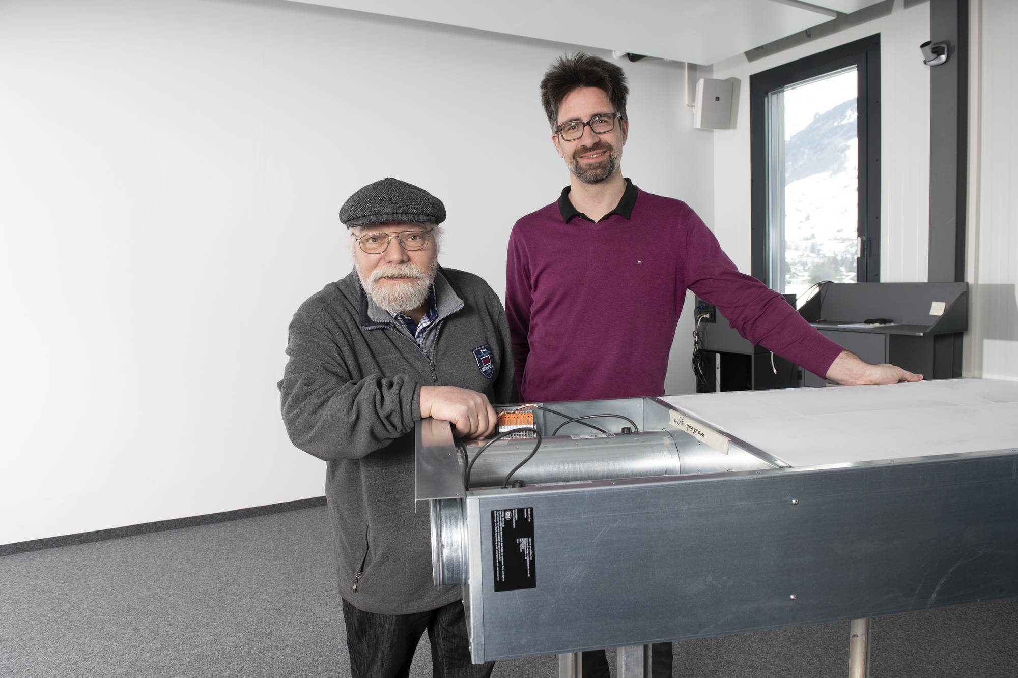 Remo Pachera und Remo Hotz von der Lippuner AG nutzen die Vorzüge von Topjob S mit Hebel