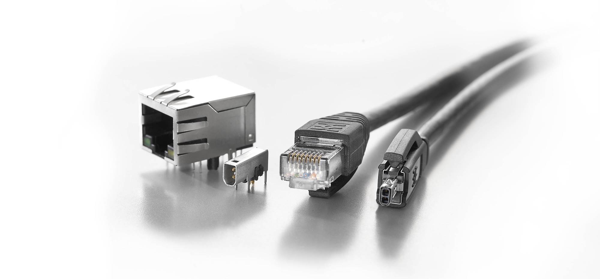 Single Pair Ethernet überzeugt unter anderem mit seinem kompakten Steckgesicht im Vergleich zu RJ45 Single Pair Ethernet überzeugt unter anderem mit seinem kompakten Steckgesicht im Vergleich zu RJ45