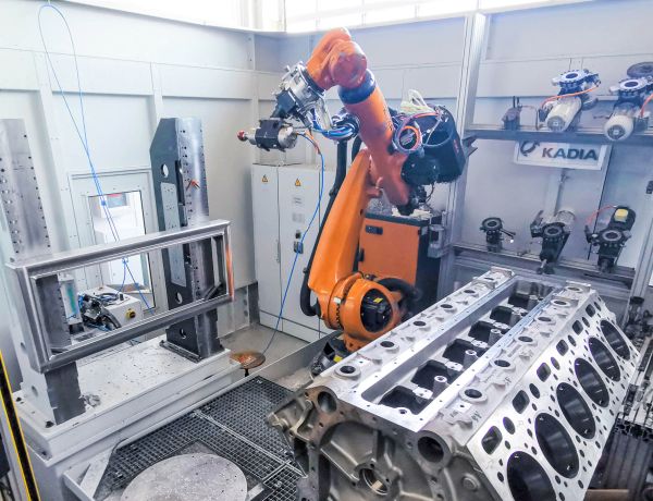 Roboter zum Entgraten