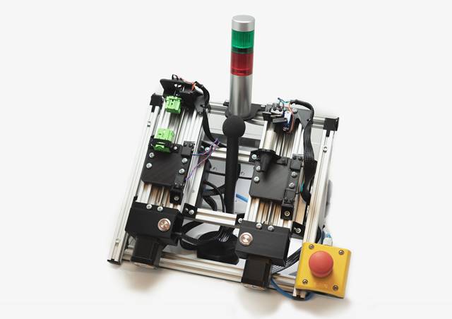 Wenn Steckverbindungen einrasten, ertönt ein Klickgeräusch, den das smarte Sensorsystem erkennt. Bleibt der Klick aus, zeigt das akustische Monitoring-System einen Fehler an. Bild: Fraunhofer IDMT/HannesKalter